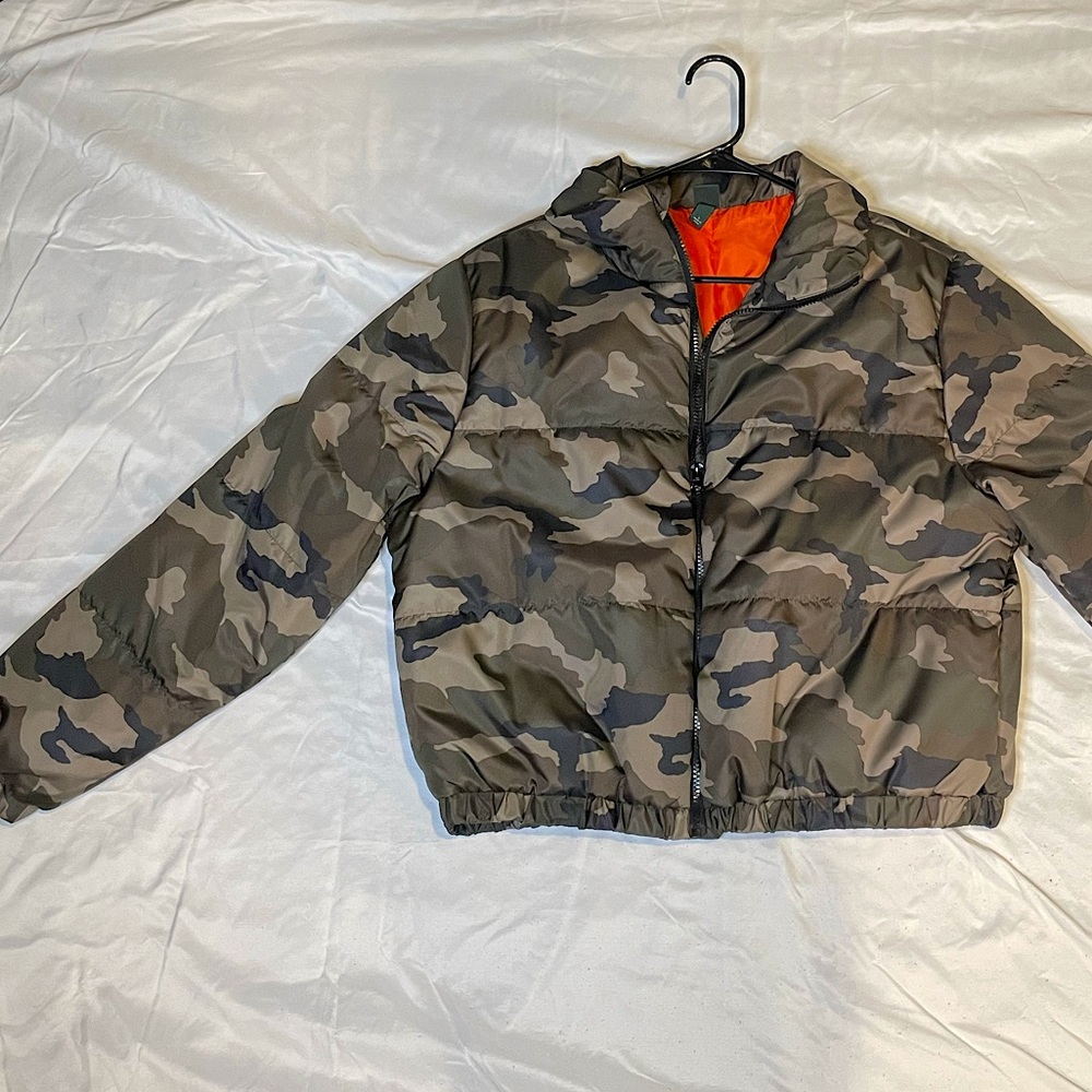 Women’s Camouflage Puffer Jacket